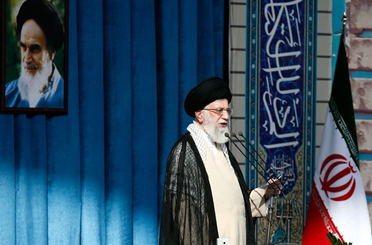 Imam Khamenei: West Can’t Bring Iran to Its Knees